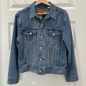 🆕 Levi's | EX-BOYFRIEND Trucker Jacket - Size XS.